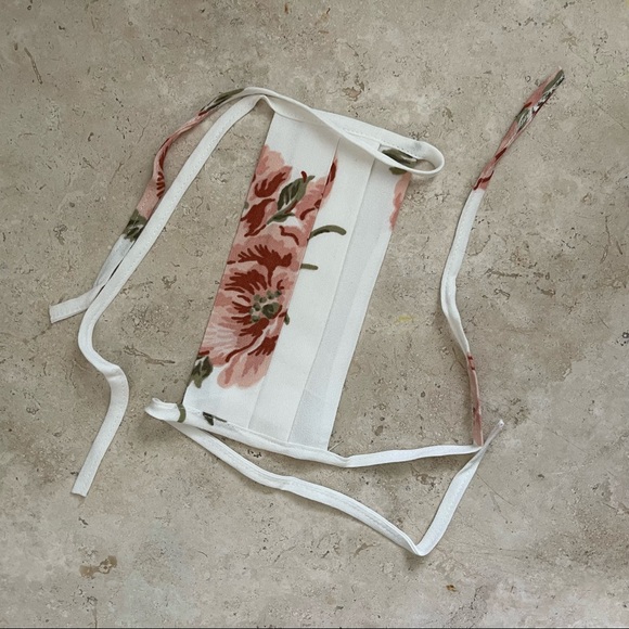 Reformation- Cream w/Pink Floral Pleat Tie Mask (QTY 1) - Picture 4 of 11